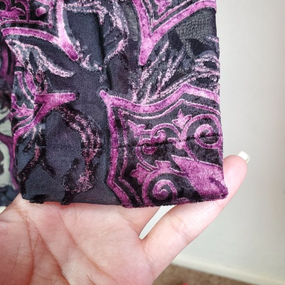 Vintage Women Size Med Petite Purple Velvet Floral Semi Sheer Long Sleeve Blouse - Picture 4 of 13